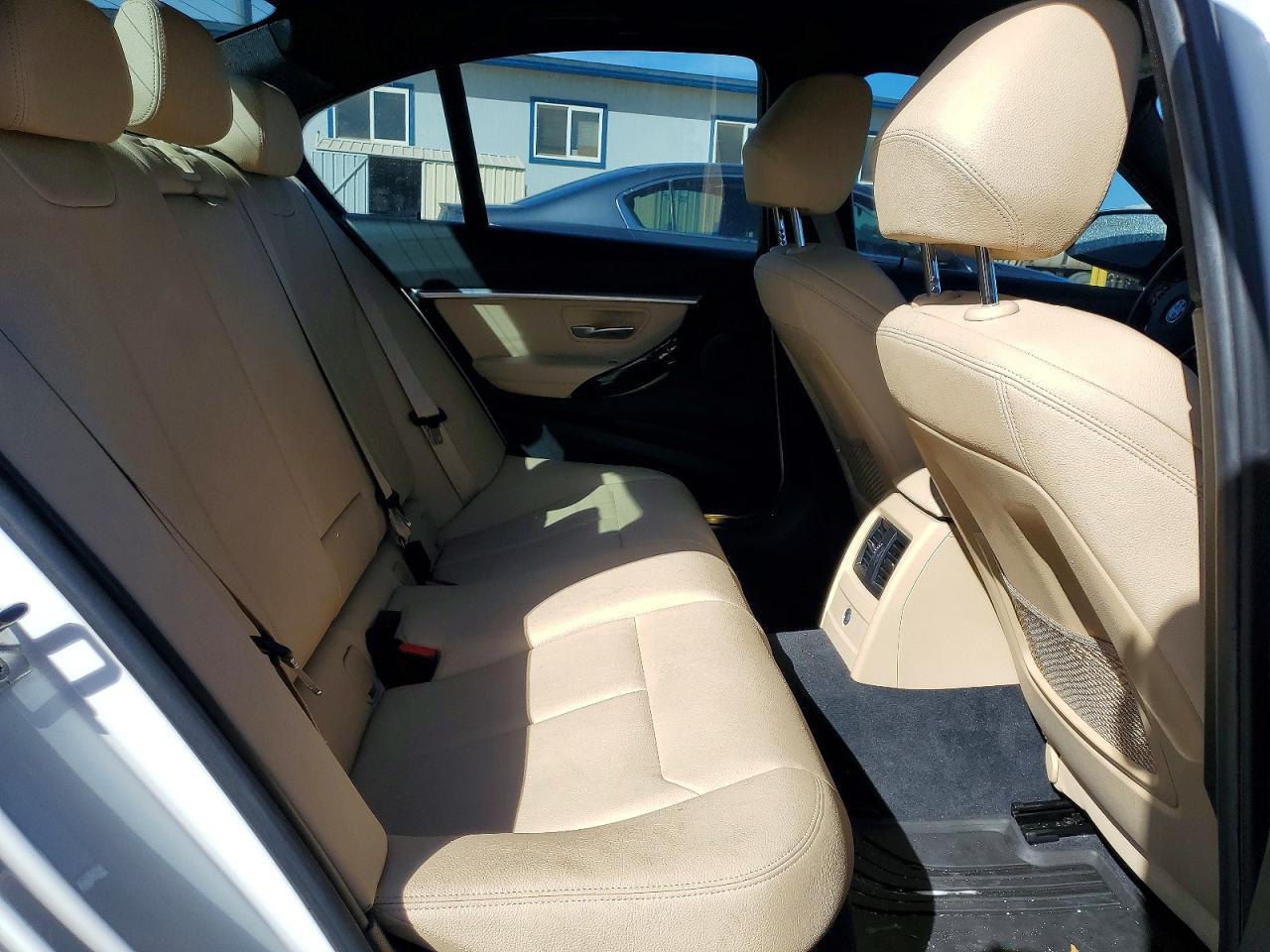 2017 BMW 330 I - zdjęcie 10