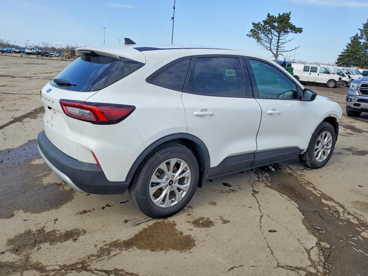 2026 Ford Escape Active - zdjęcie 3