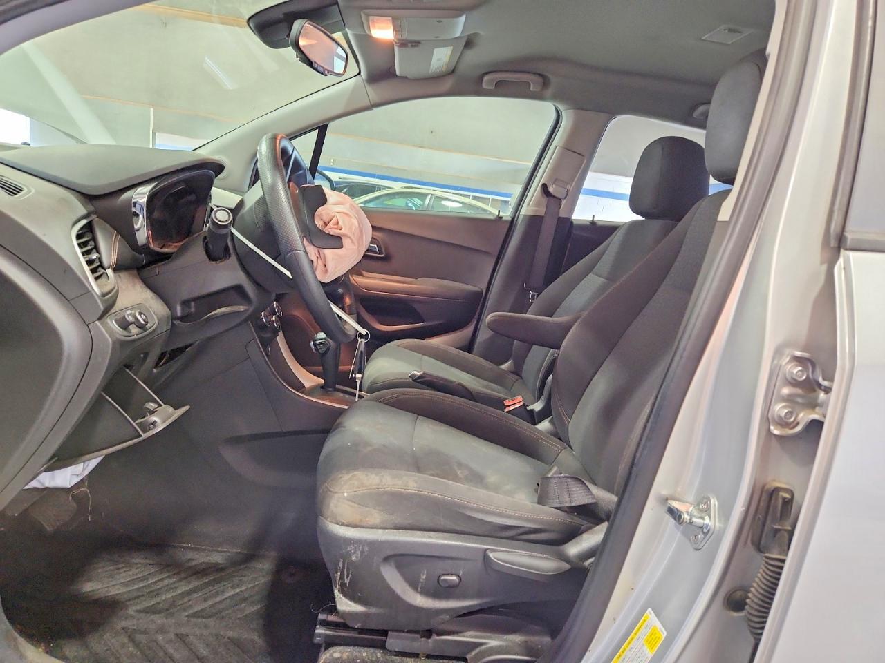 2020 Chevrolet Trax Ls - zdjęcie 7