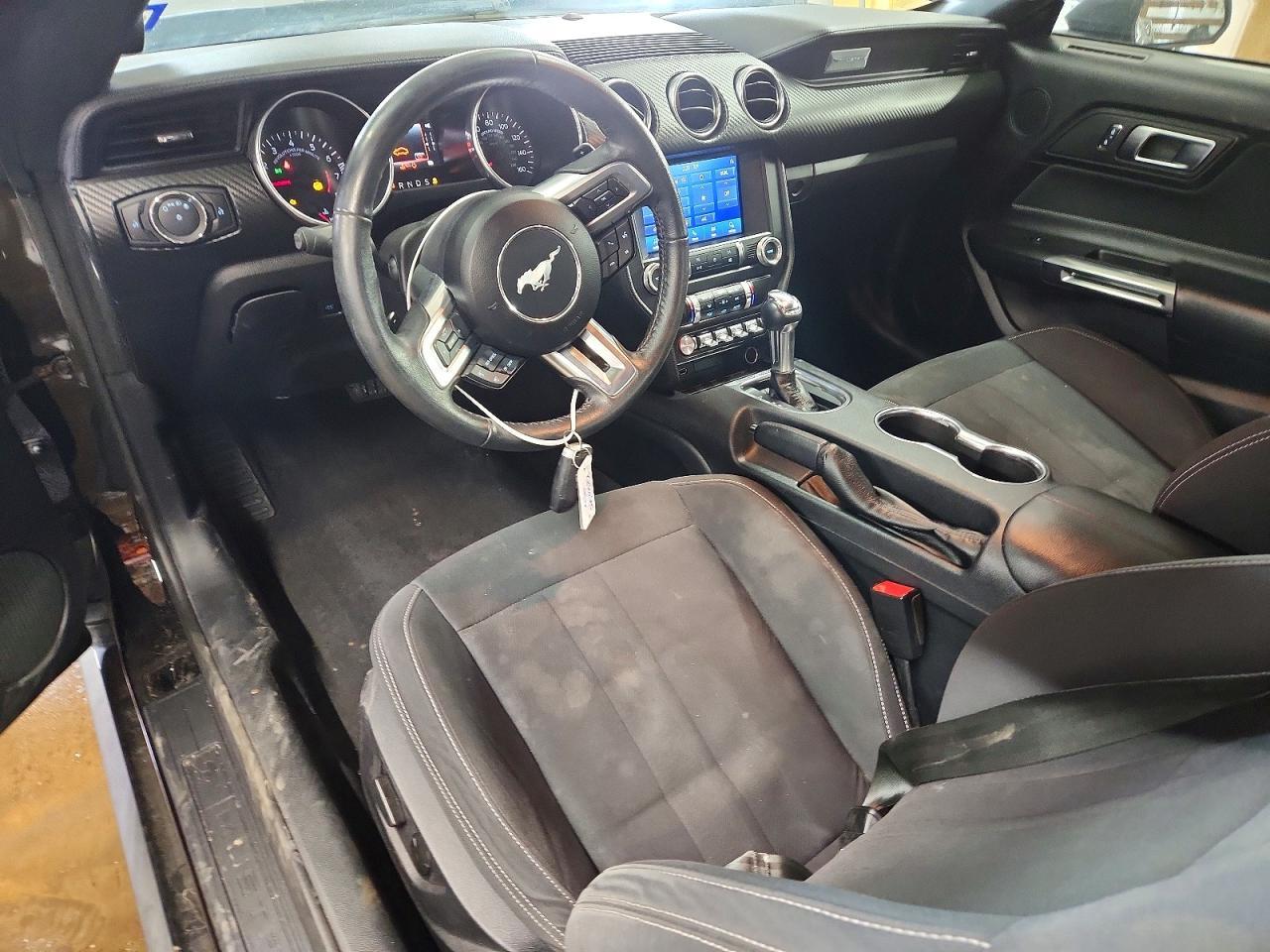 2021 Ford Mustang - zdjęcie 8