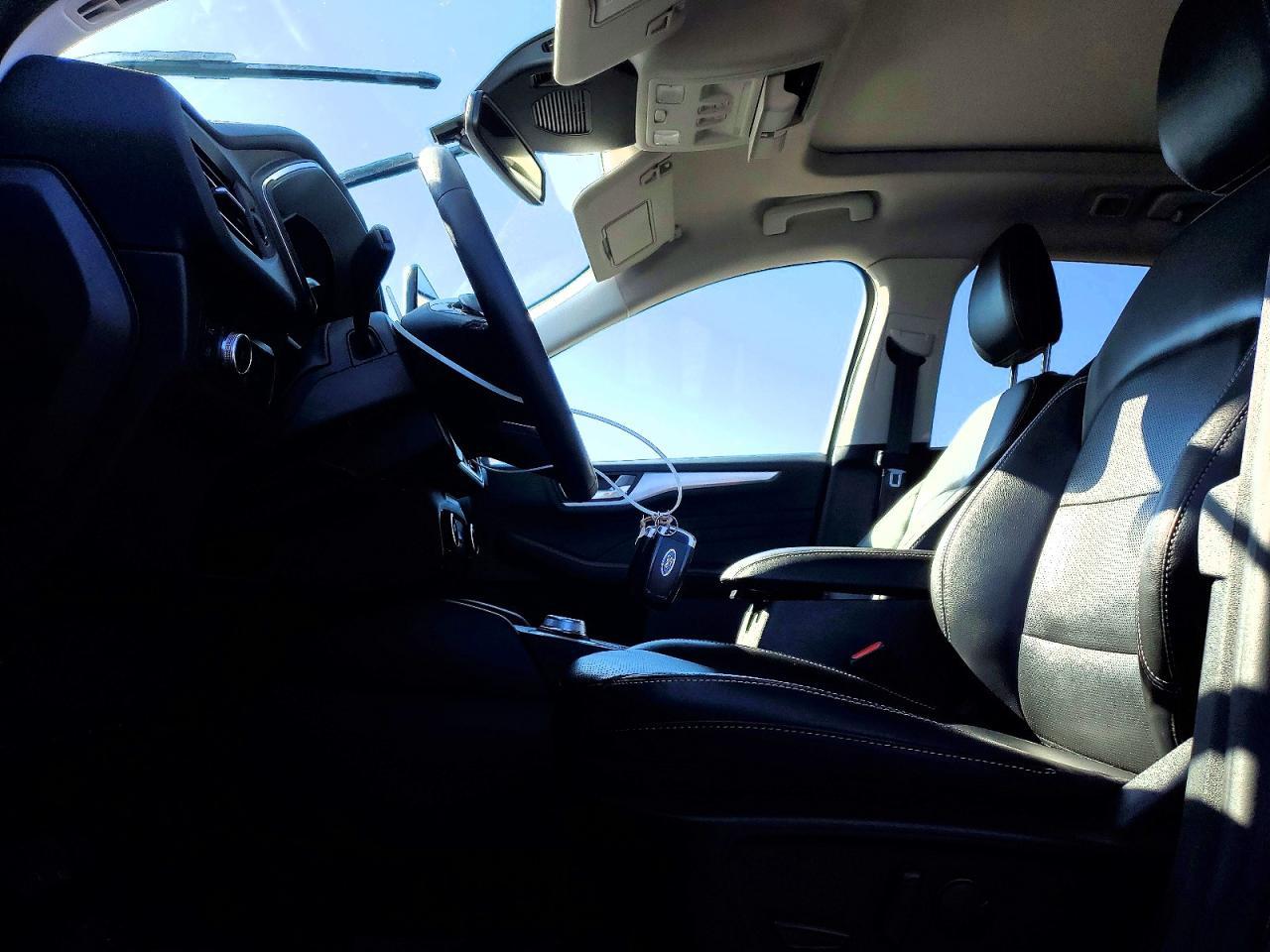 2022 Ford Escape Titanium - zdjęcie 7