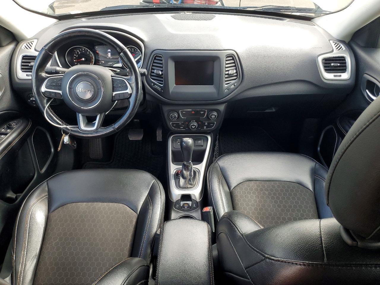 2020 Jeep Compass Latitude - zdjęcie 8