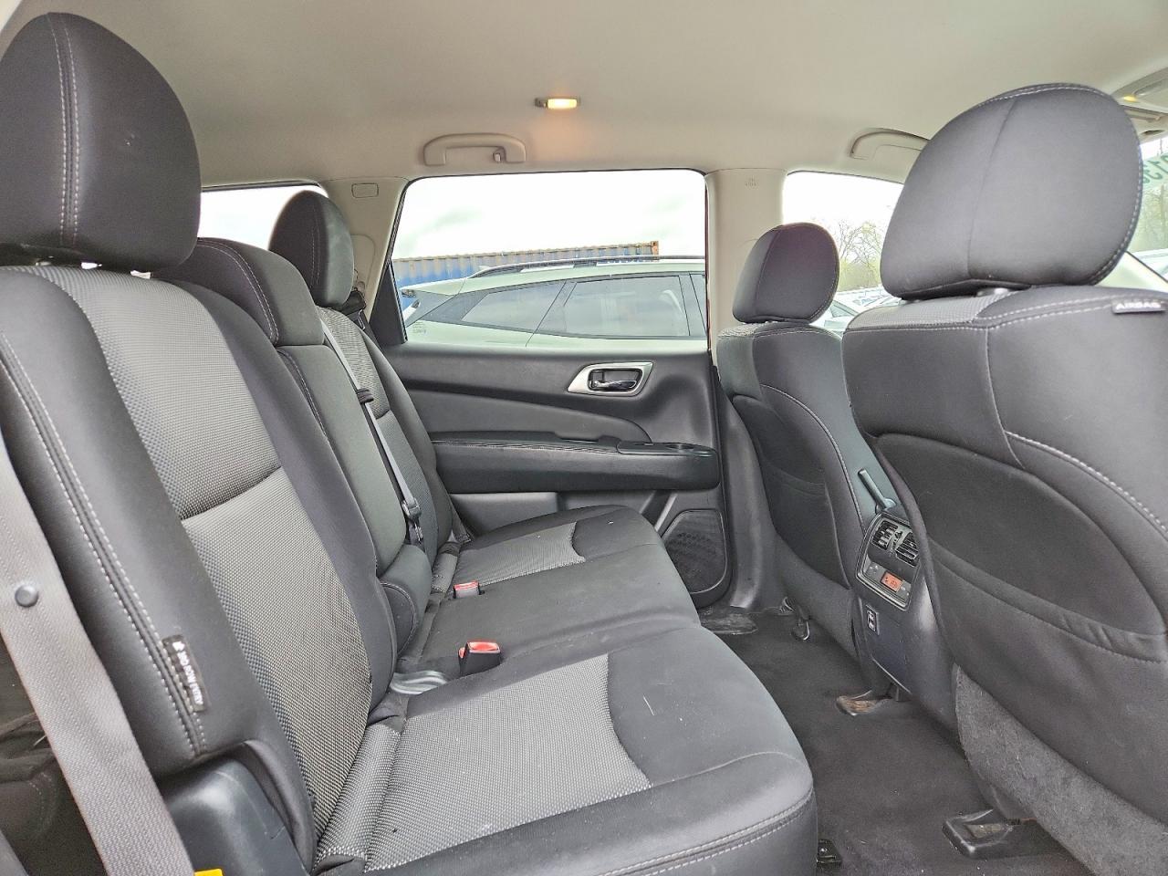 2018 Nissan Pathfinder Sv - zdjęcie 11