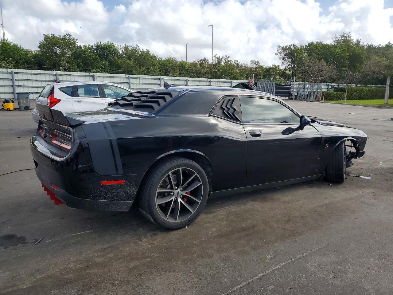 2019 Dodge Challenger R - zdjęcie 3