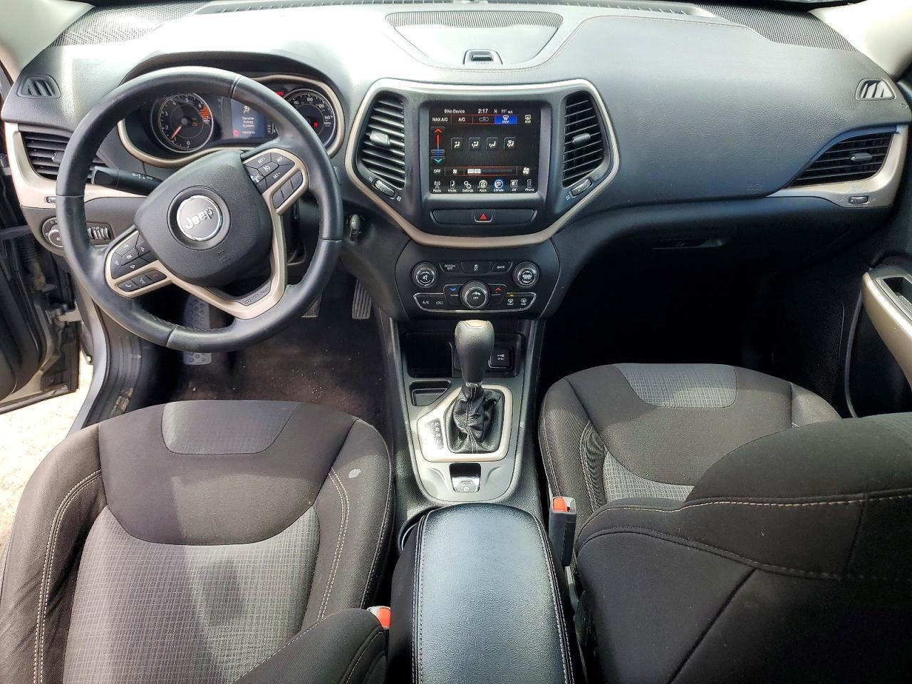 2017 Jeep Cherokee Latitude - zdjęcie 8