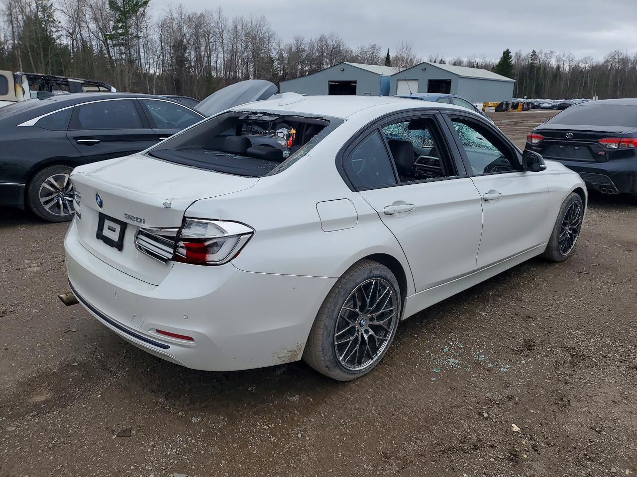 2016 BMW 320I xDrive 4Dr Awd - zdjęcie 3
