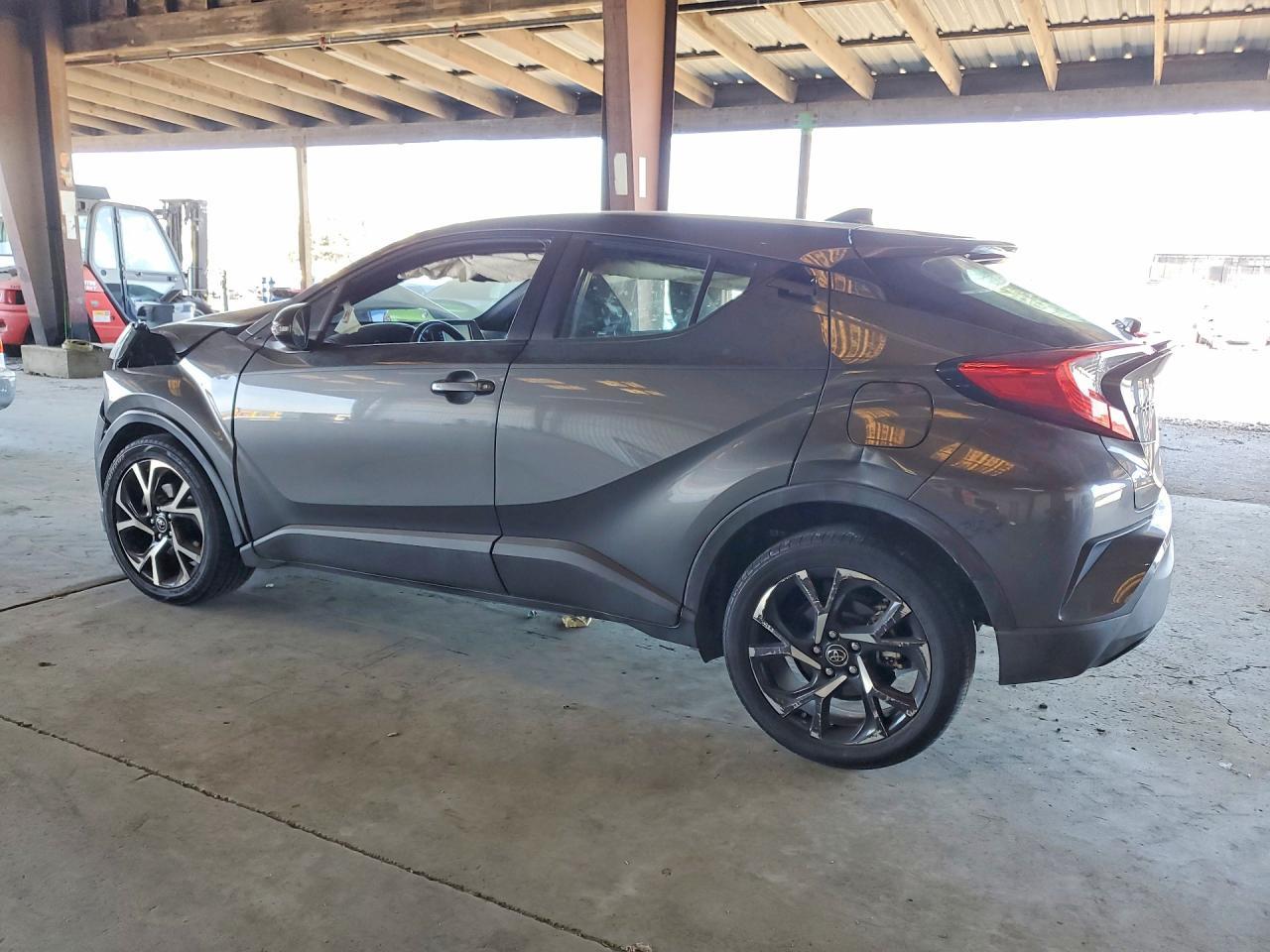 2018 Toyota C-Hr Xle Premium - zdjęcie 2