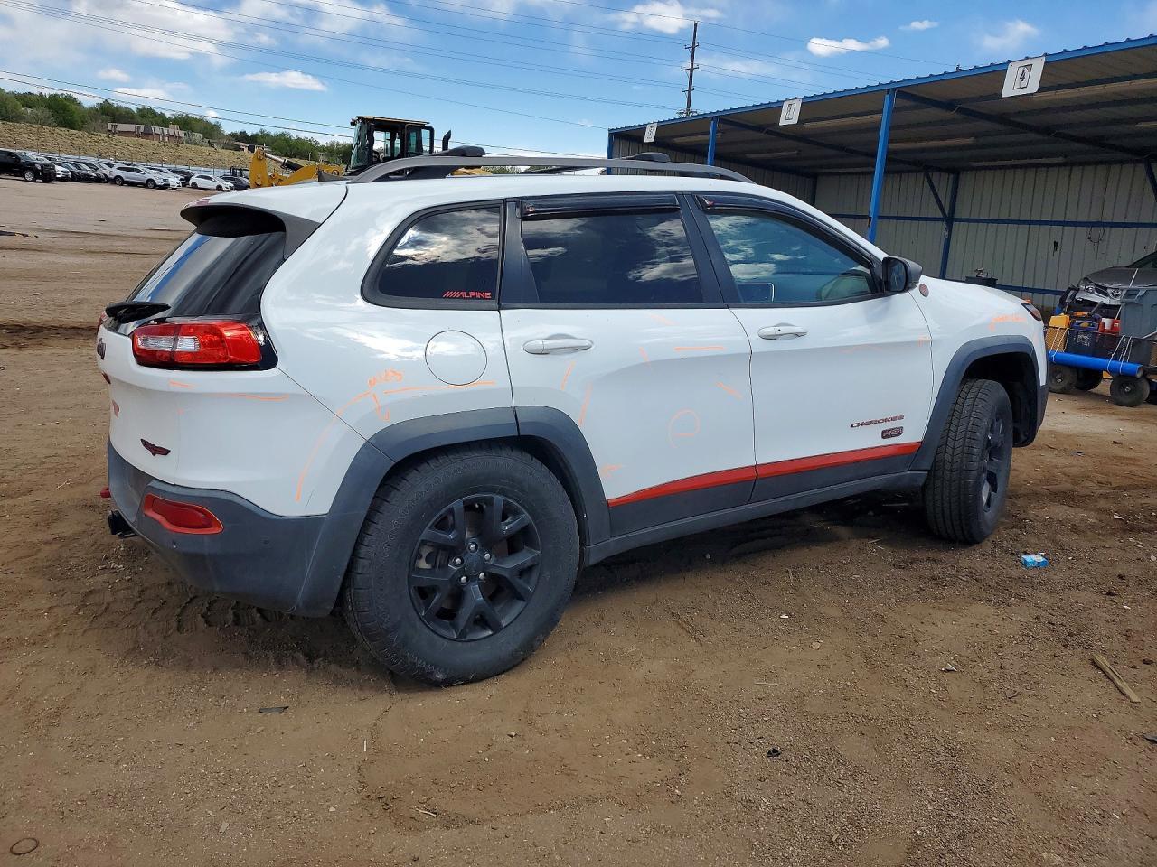 2016 Jeep Cherokee Trailhawk - zdjęcie 3
