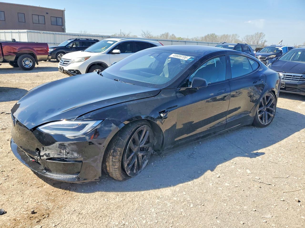 2021 Tesla Model S - zdjęcie główne