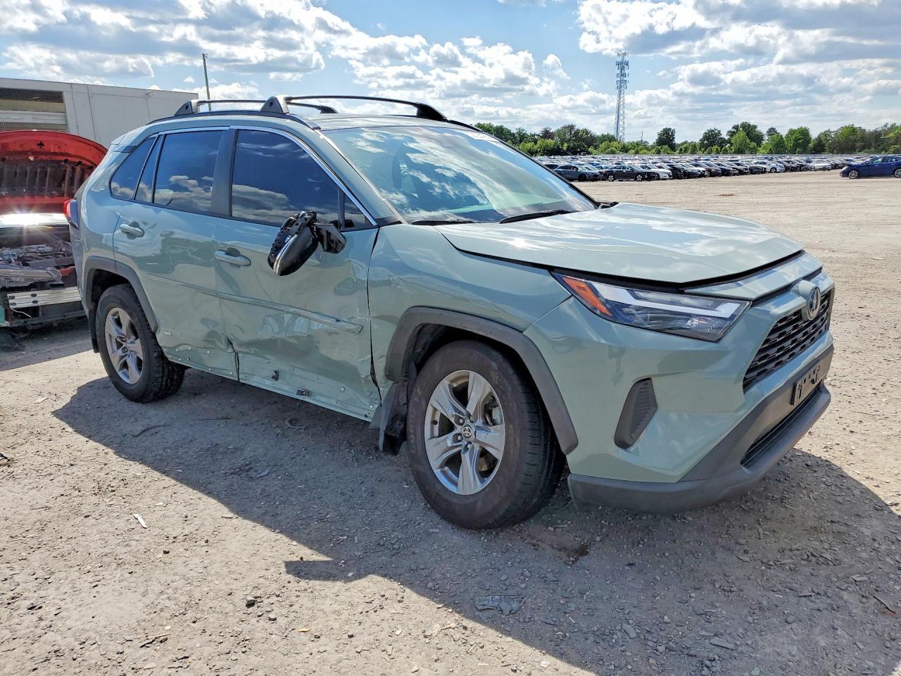 2022 Toyota Rav4 Xle - zdjęcie 4