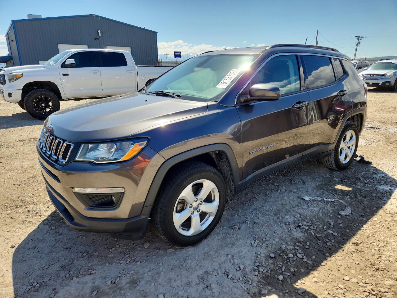 2018 Jeep Compass Latitude - zdjęcie główne