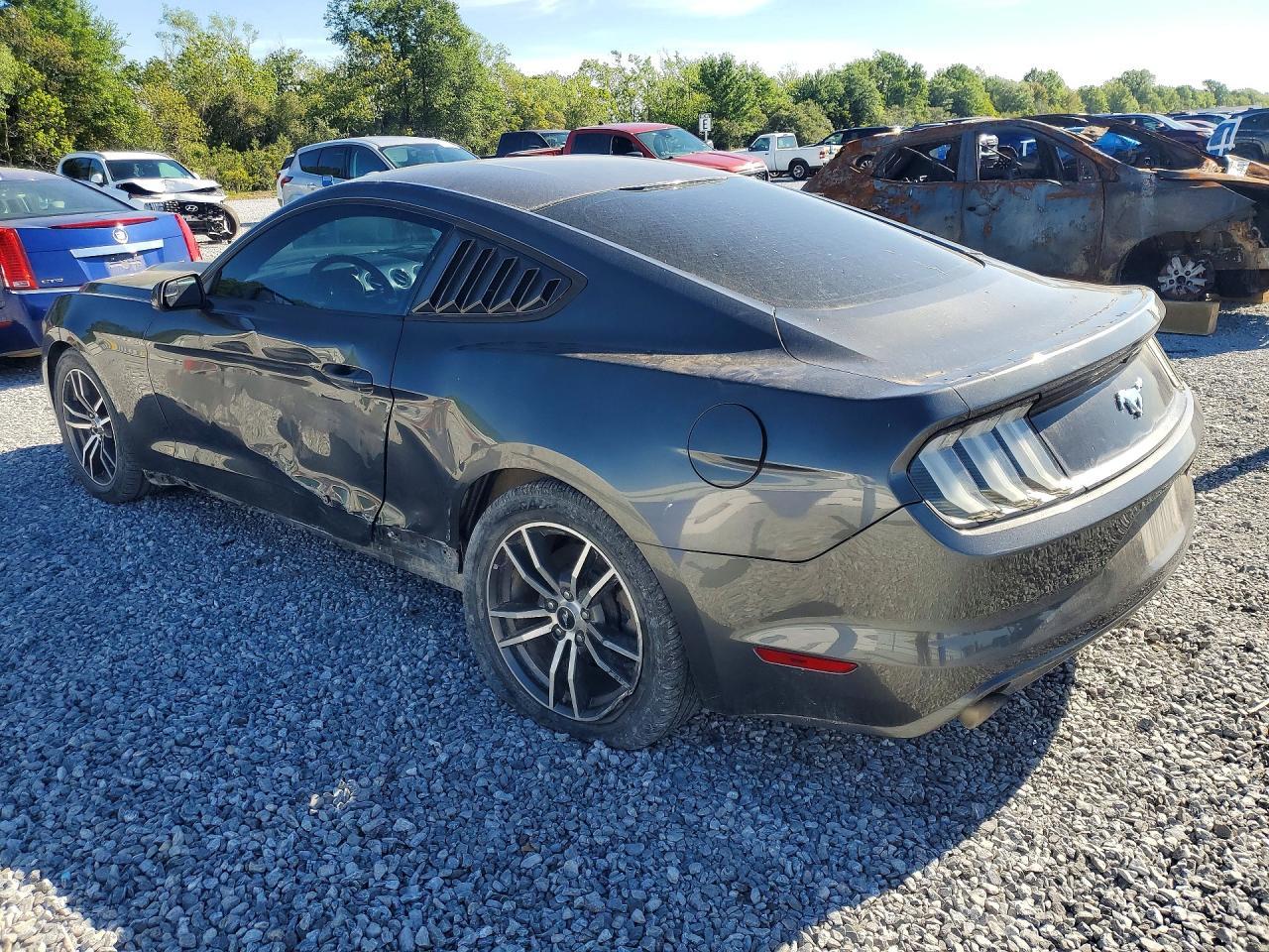 2016 Ford Mustang - zdjęcie 2