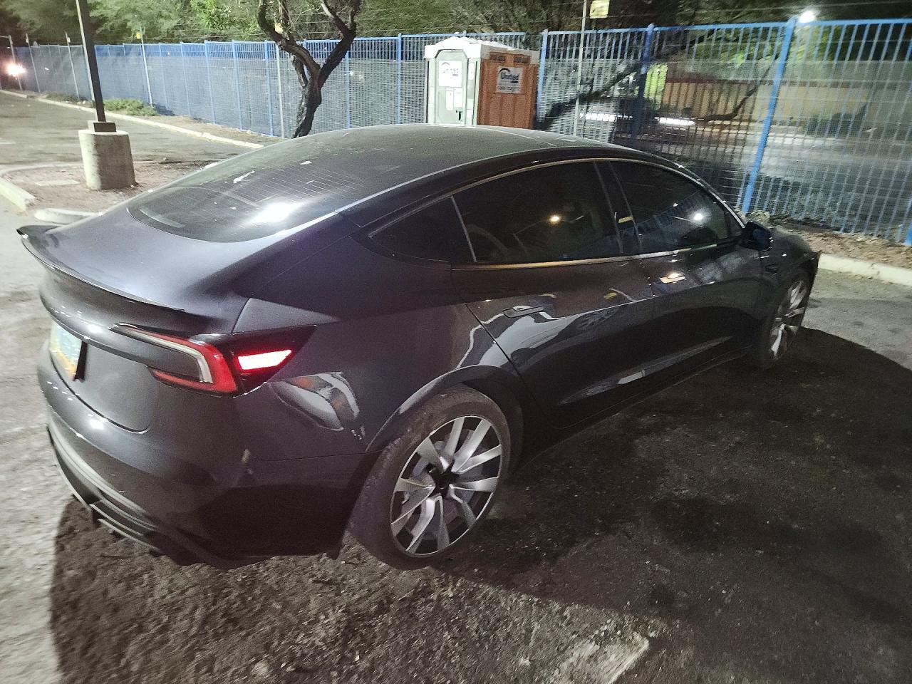 2024 Tesla Model 3 - zdjęcie 3