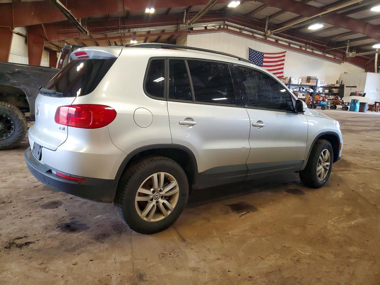 2016 Volkswagen Tiguan S - zdjęcie 3