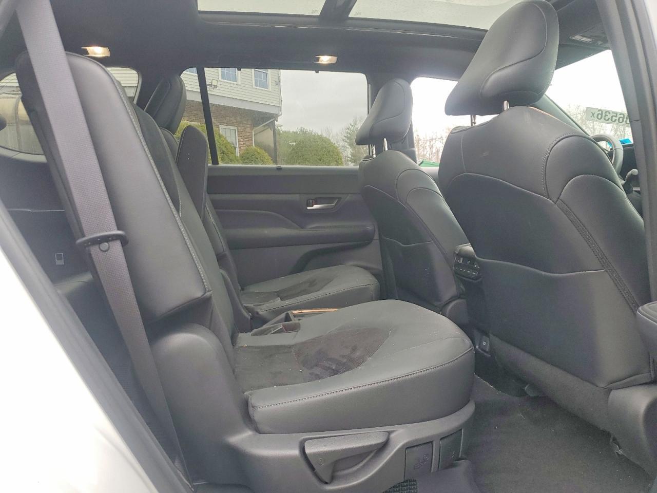 2024 Toyota Grand Highlander Hybrid Max Platinum - zdjęcie 11