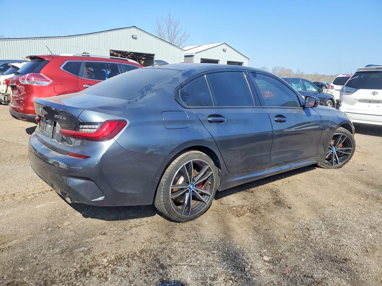 2022 BMW 330Xe - zdjęcie 3