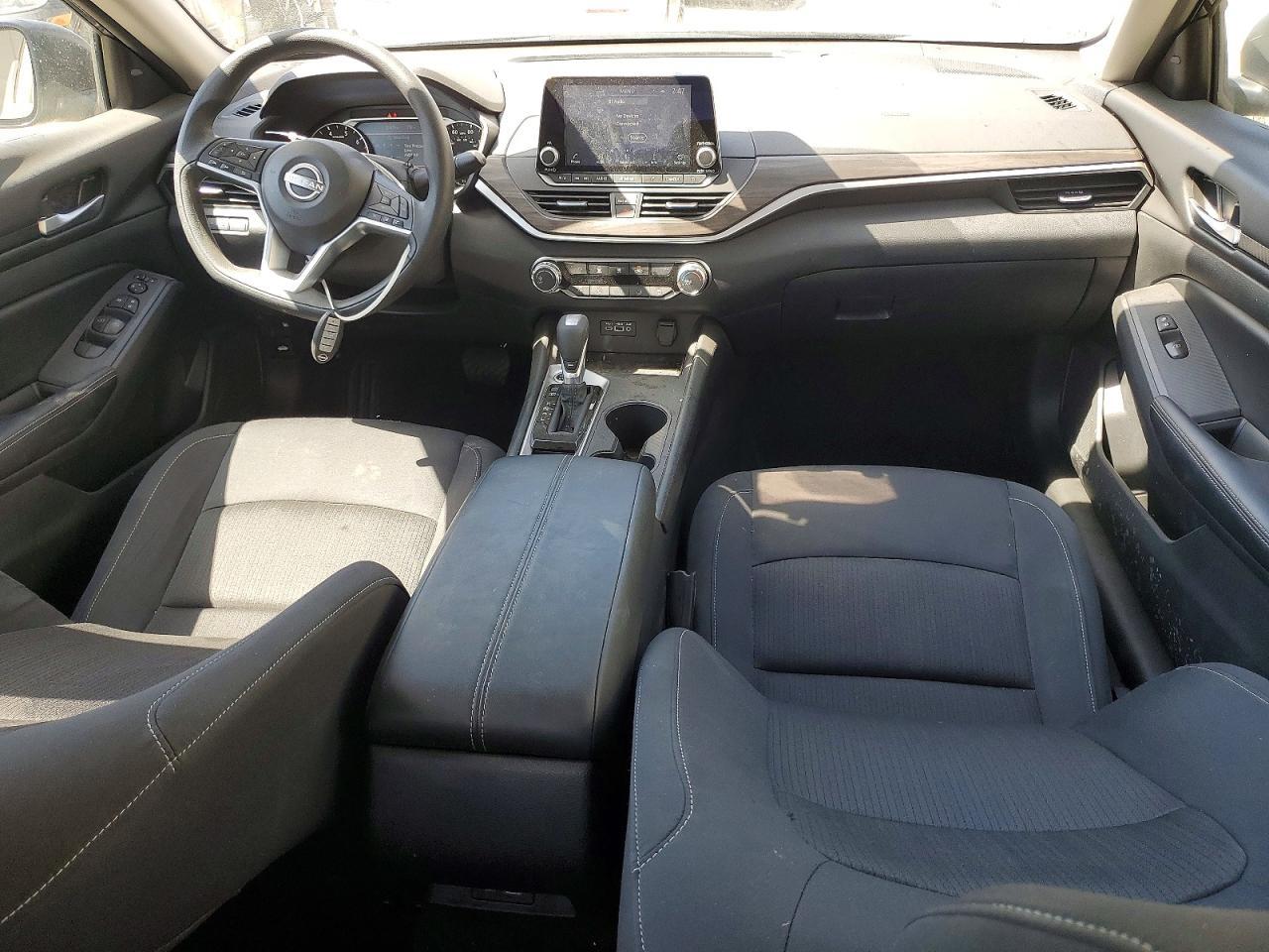 2025 Nissan Altima Sv - zdjęcie 8