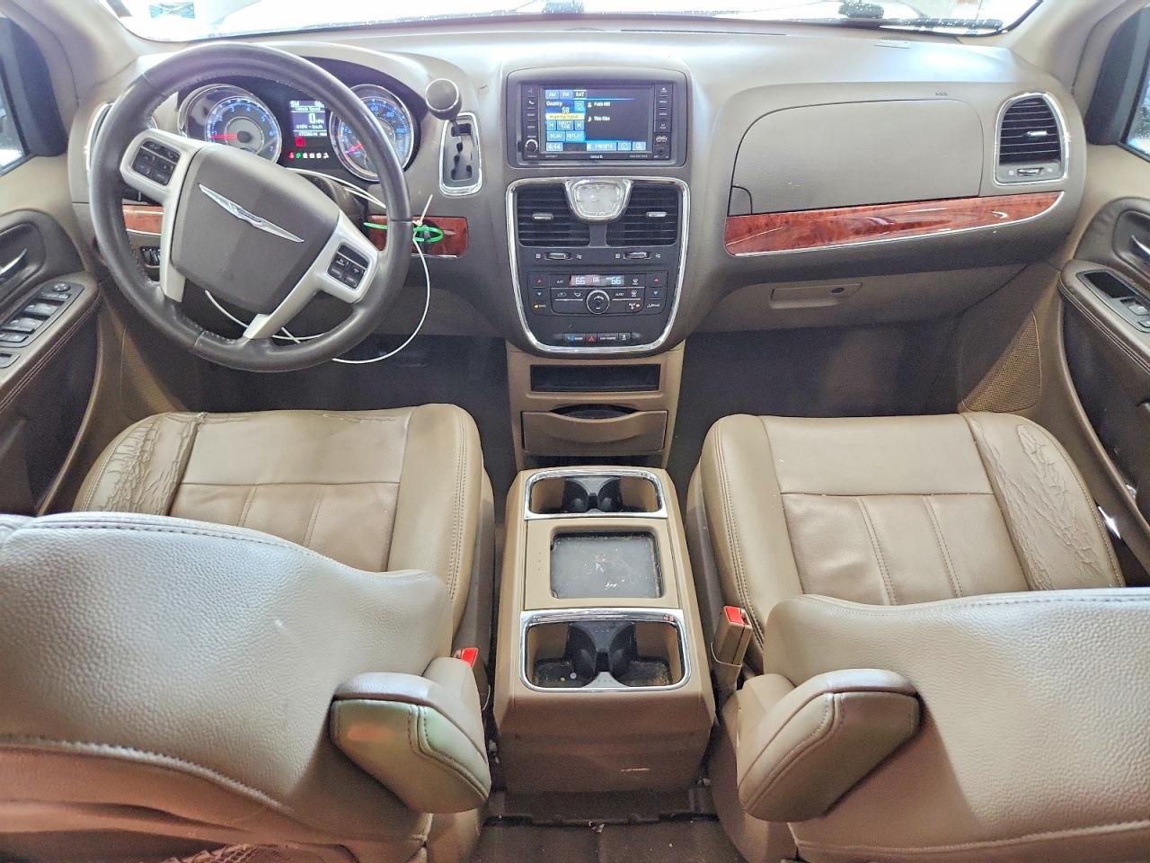 2014 Chrysler Town & Country Touring - zdjęcie 8