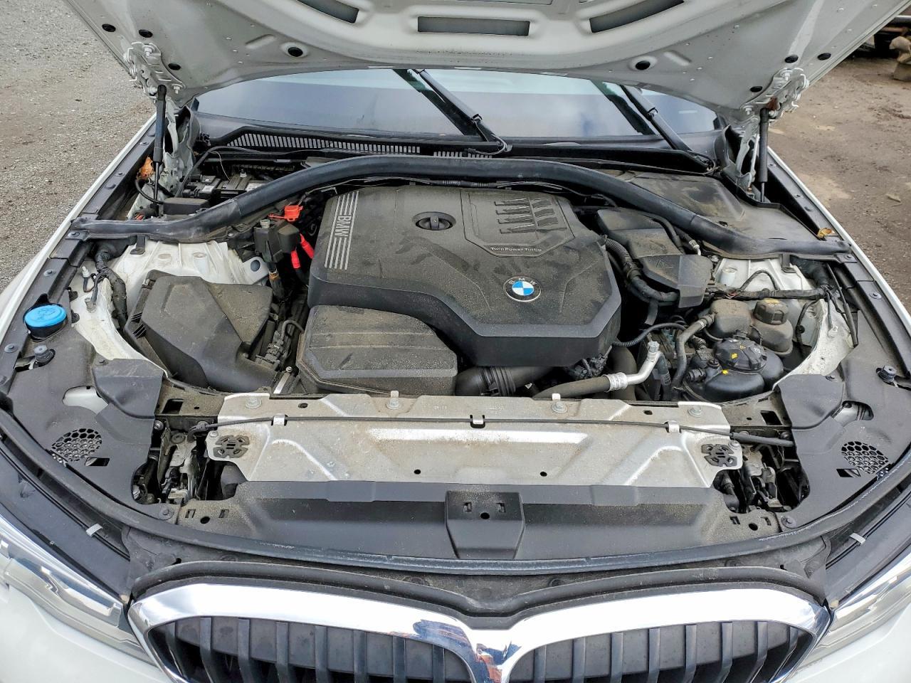 2020 BMW 330Xi - zdjęcie 11