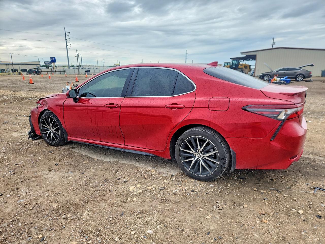 2022 Toyota Camry - zdjęcie 2