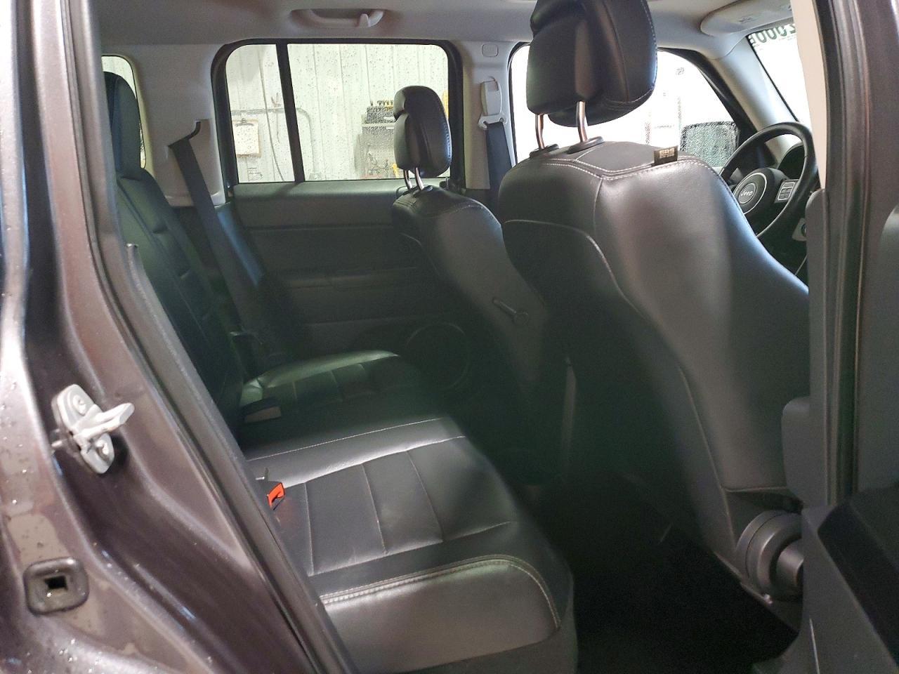 2015 Jeep Patriot Latitude - zdjęcie 10