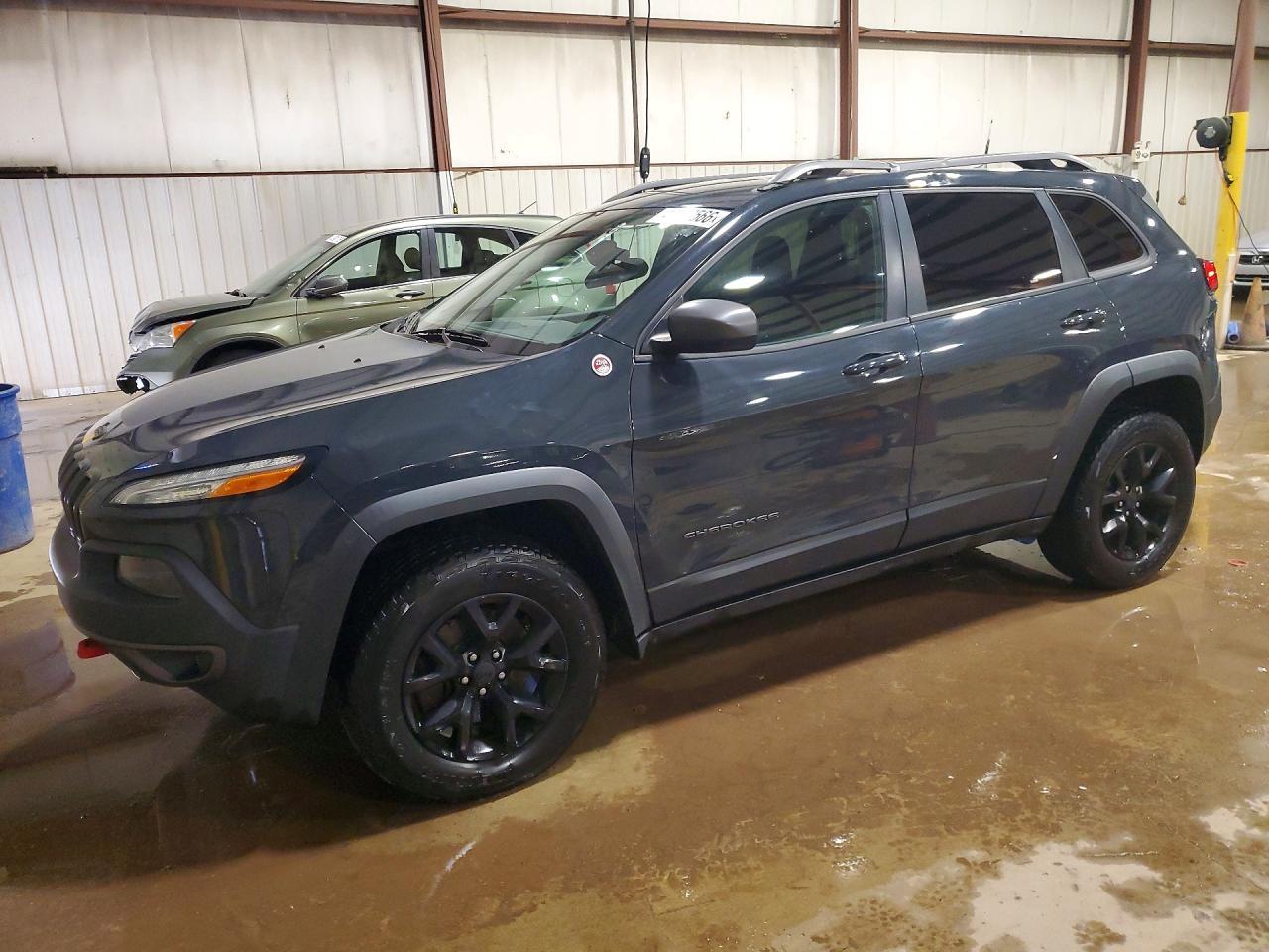 2017 Jeep Cherokee Trailhawk - zdjęcie główne