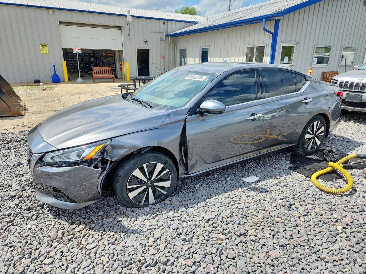 2021 Nissan Altima Sl - zdjęcie główne