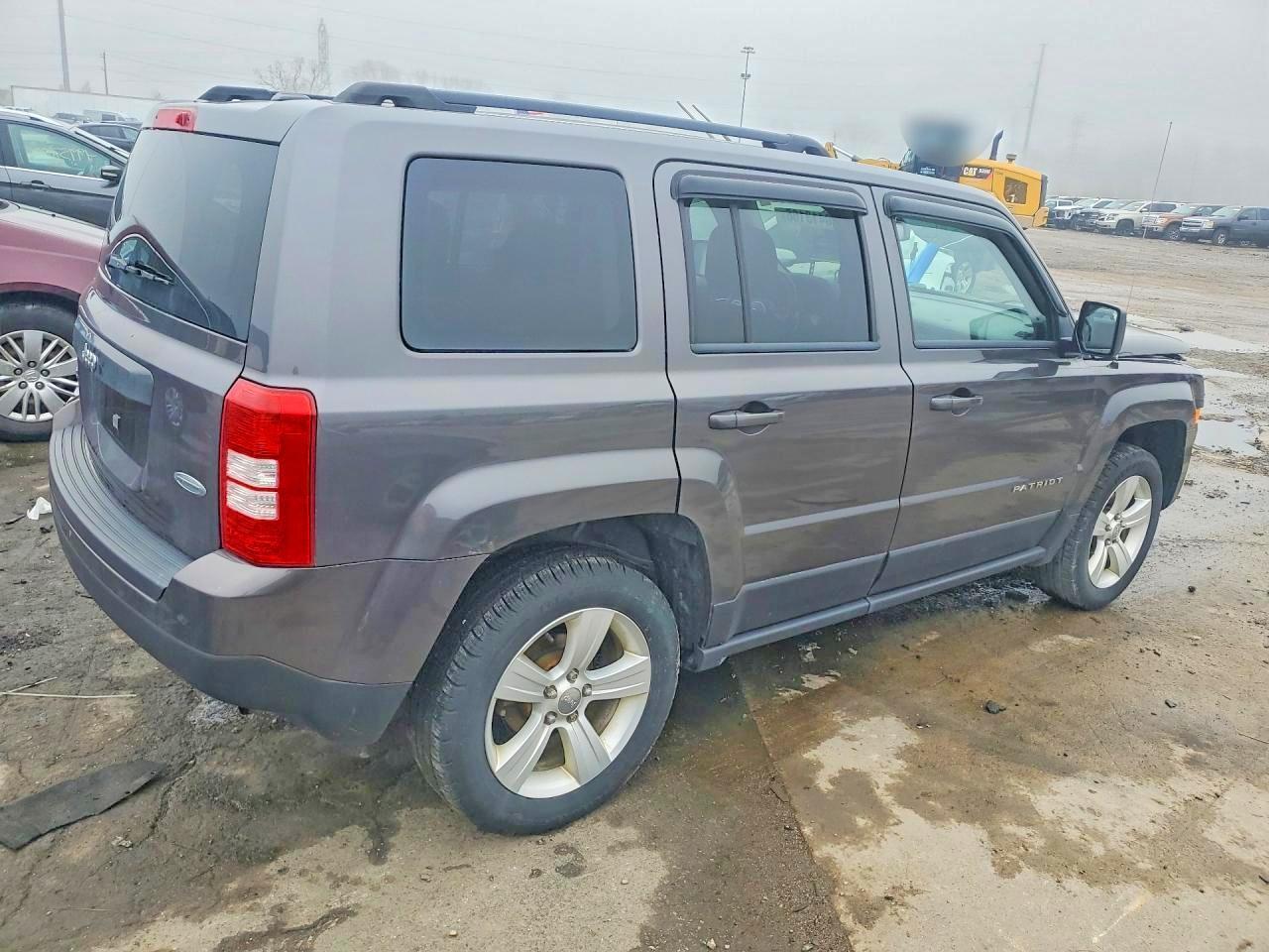 2014 Jeep Patriot Latitude - zdjęcie 3