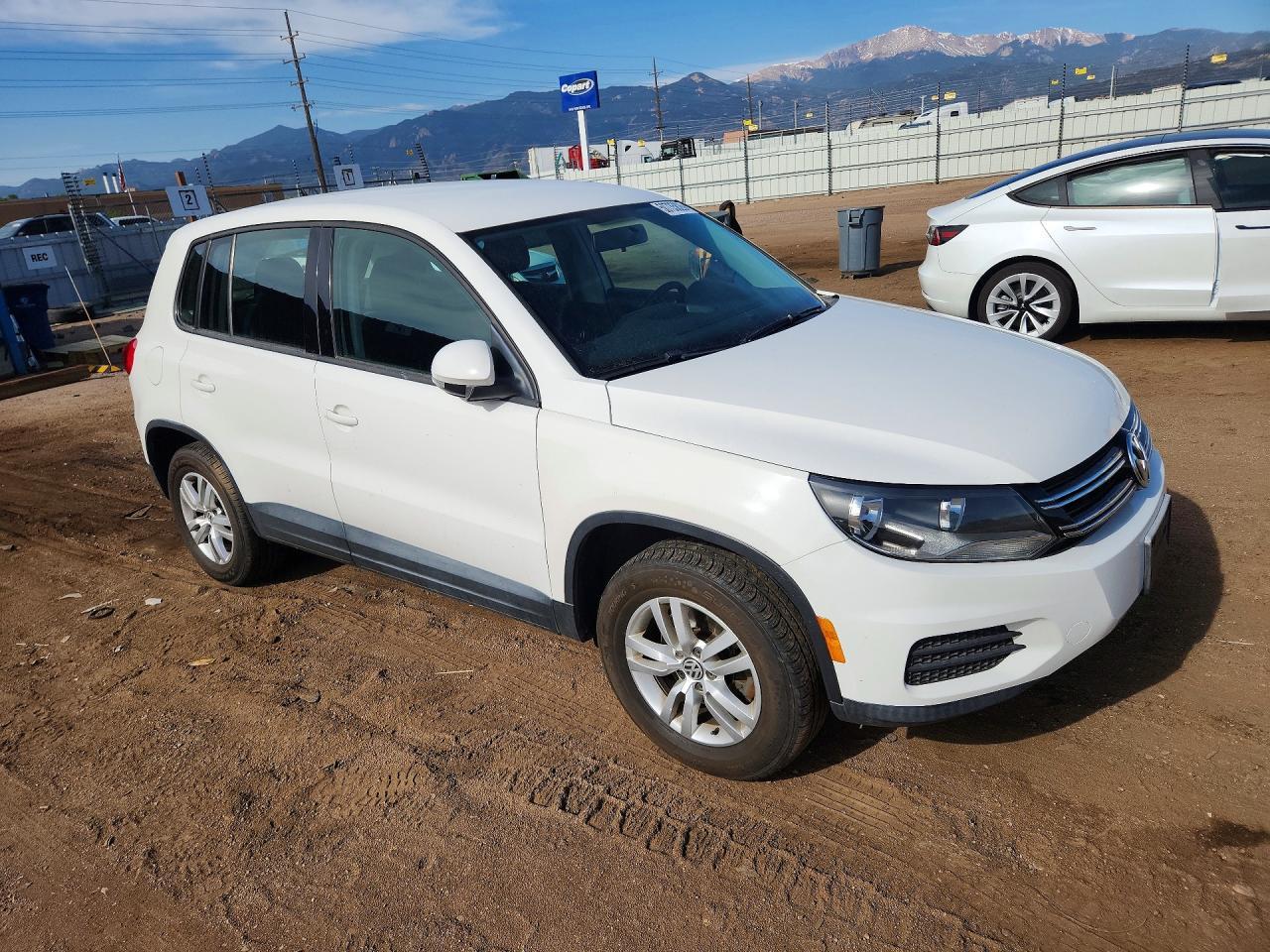 2013 Volkswagen Tiguan S - zdjęcie 4