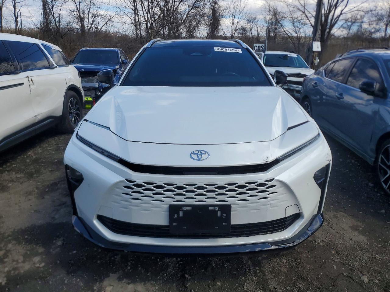 2025 Toyota Crown Signia Limited - zdjęcie 5