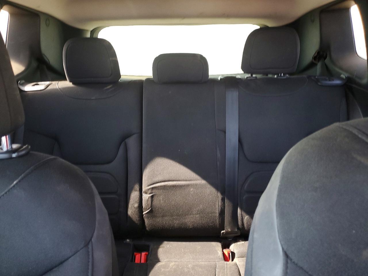 2017 Jeep Renegade Latitude - zdjęcie 10