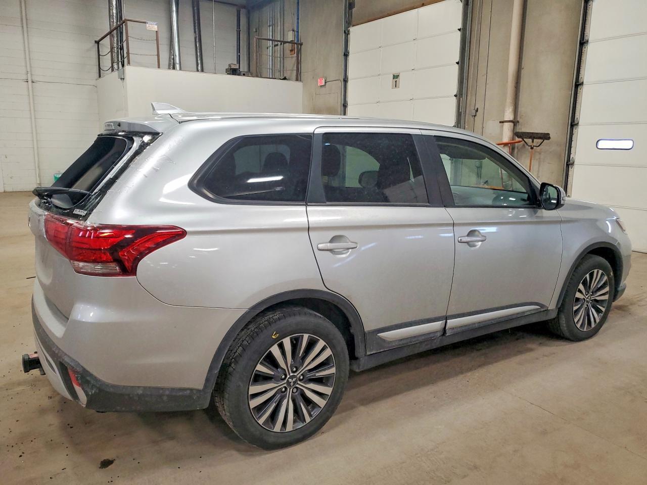 2020 Mitsubishi Outlander Se - zdjęcie 3