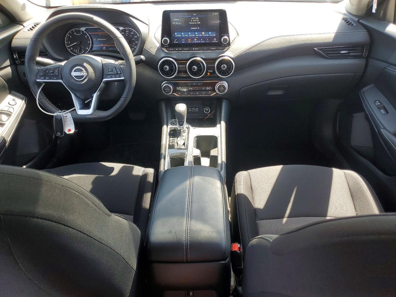 2025 Nissan Sentra Sv - zdjęcie 8