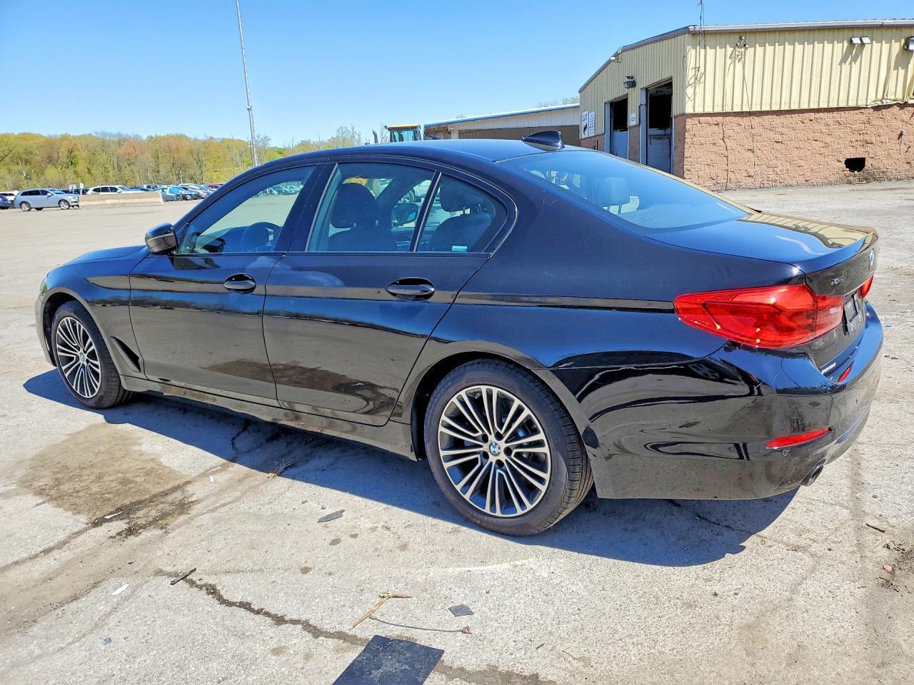 2019 BMW 530 Xi - zdjęcie 2