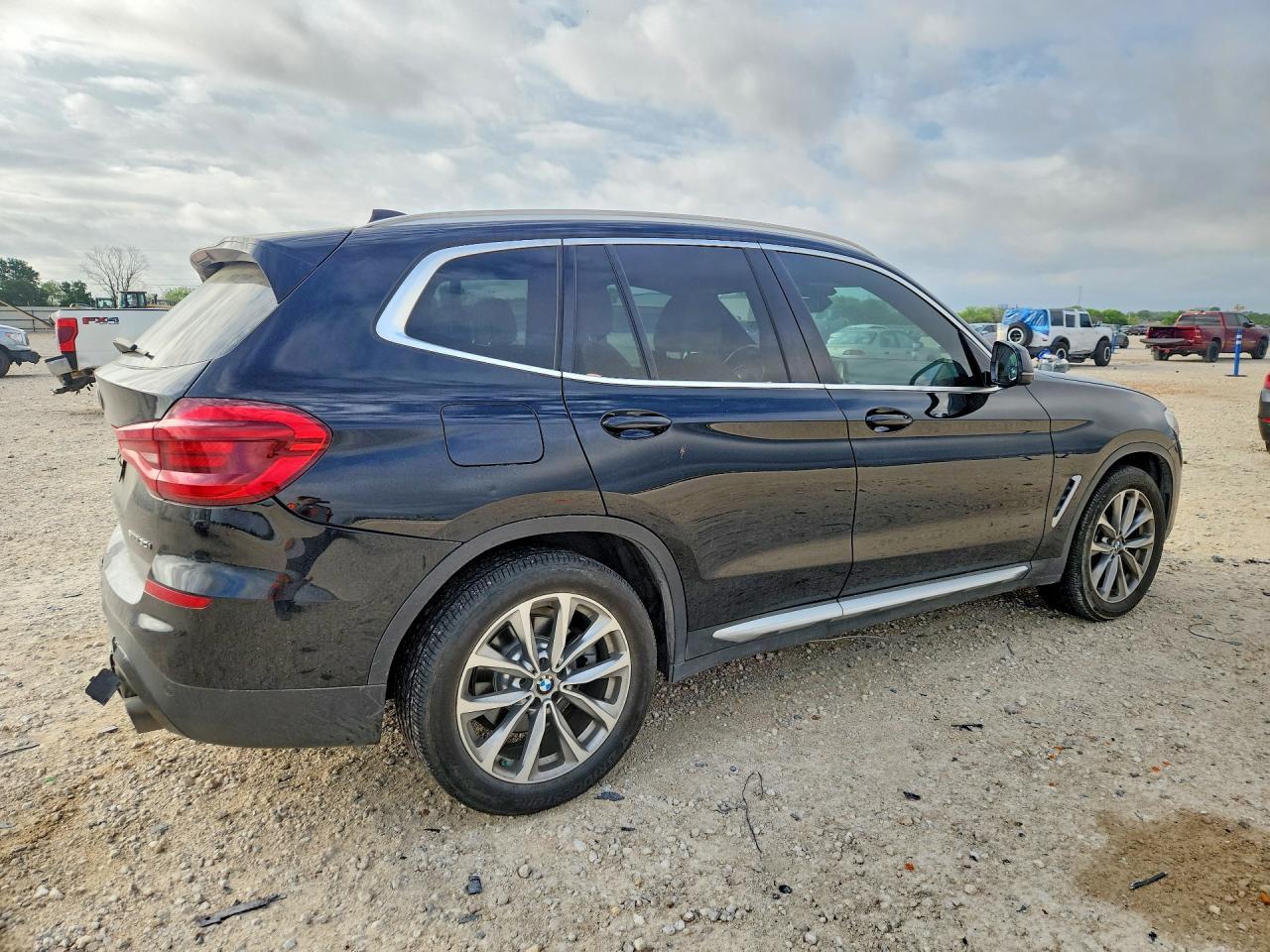 2019 BMW X3 Sdrive30I - zdjęcie 3