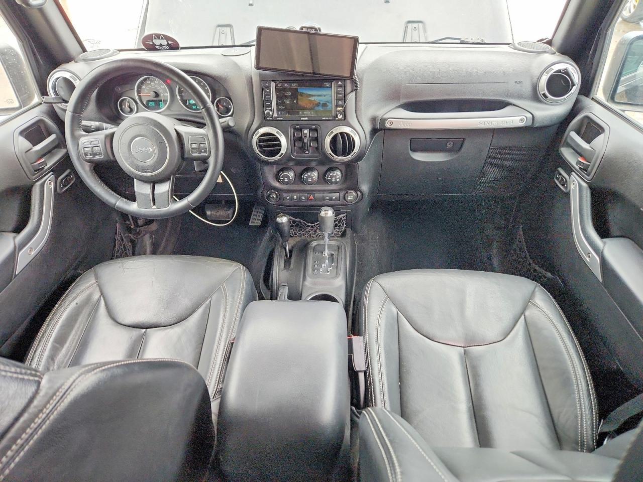 2016 Jeep Wrangler Unlimited Sahara - zdjęcie 8
