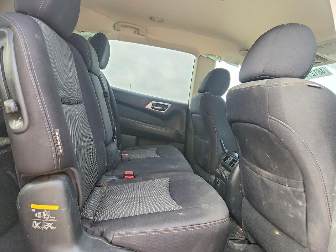 2018 Nissan Pathfinder Sv - zdjęcie 11