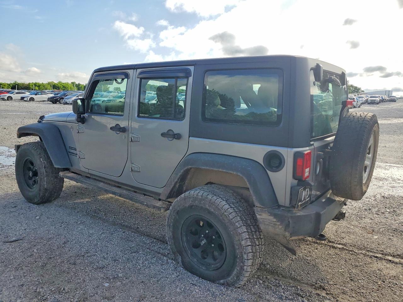 2015 Jeep Wrangler Unlimited Sport - zdjęcie 2