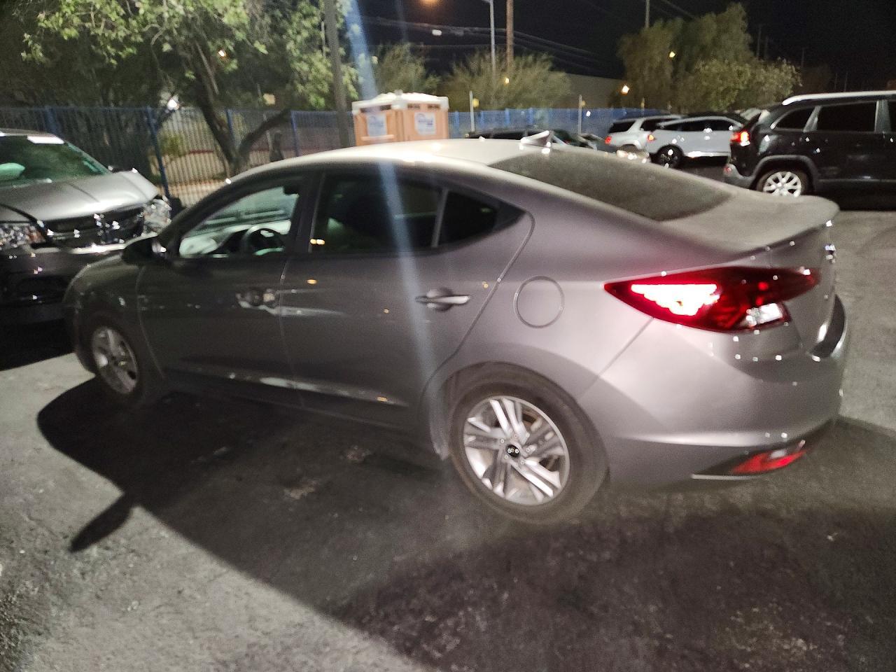 2020 Hyundai Elantra Sel - zdjęcie 2