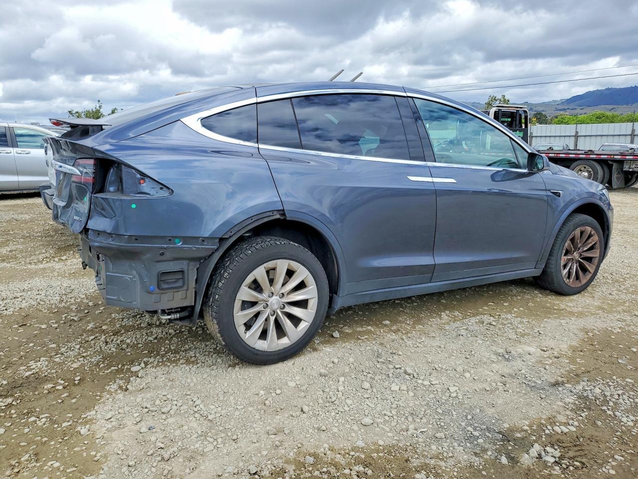 2019 Tesla Model X - zdjęcie 3