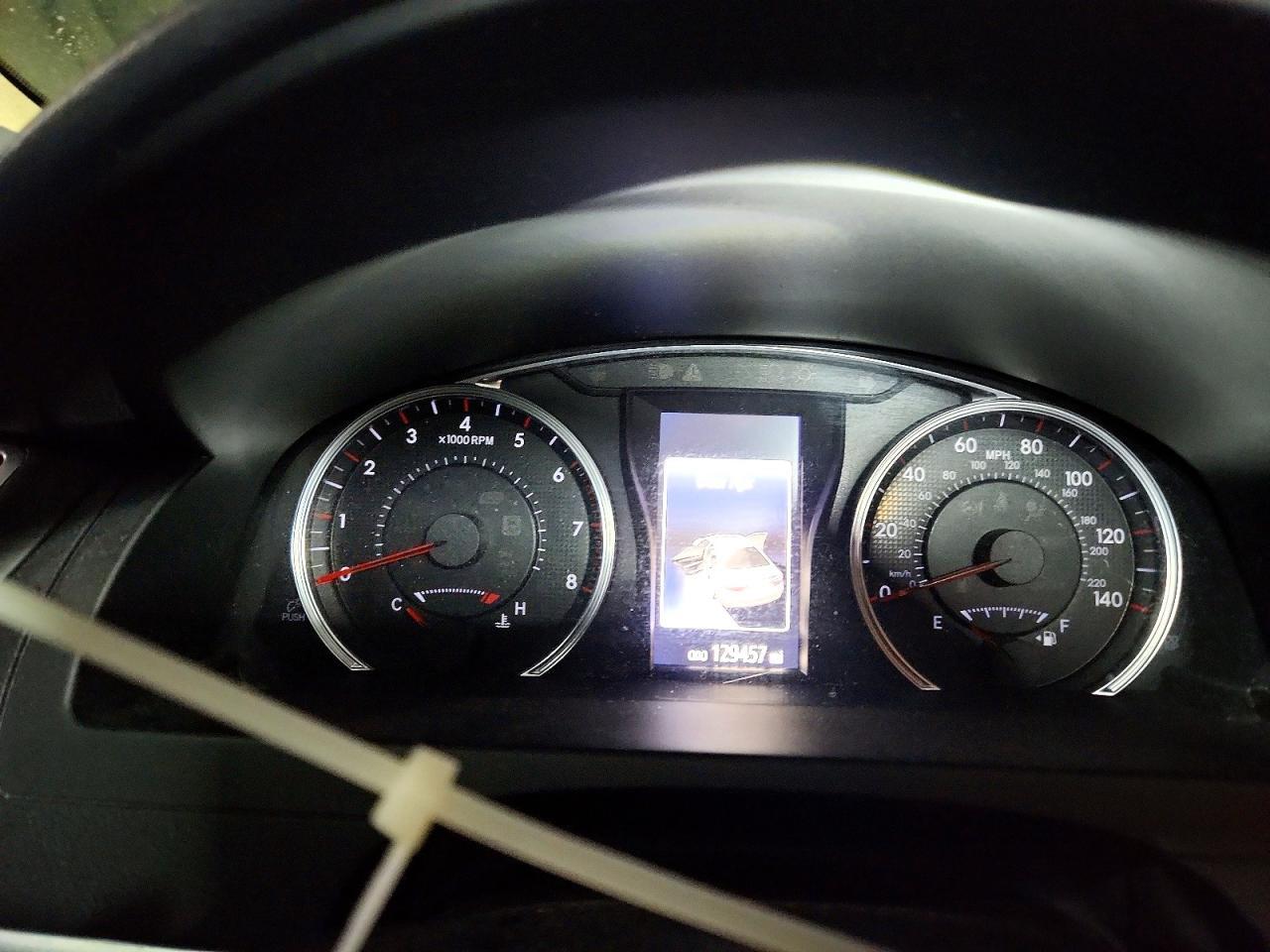 2016 Toyota Camry Se - zdjęcie 9