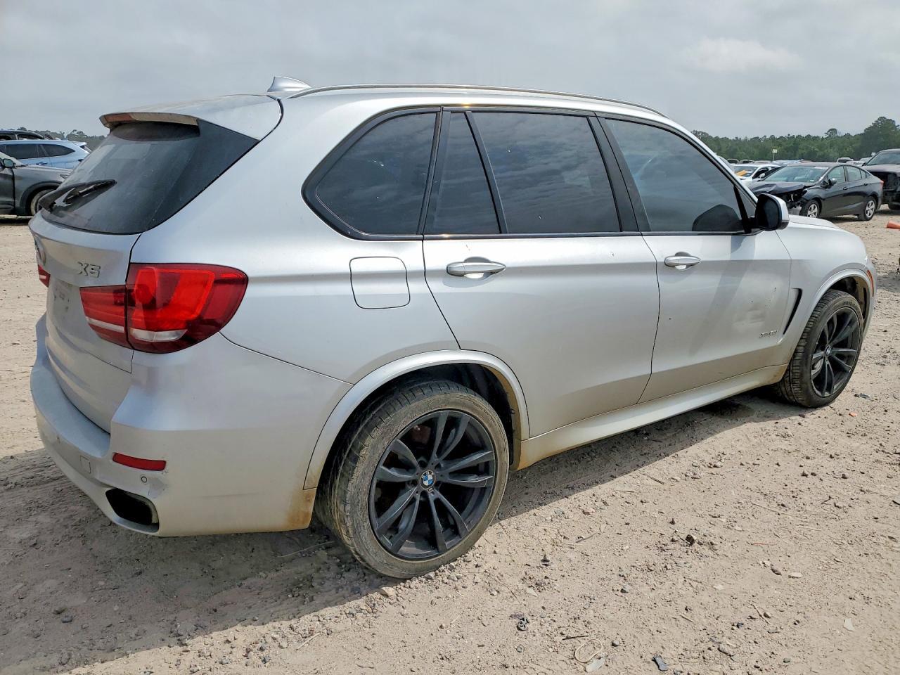 2017 BMW X5 xDrive50I - zdjęcie 3