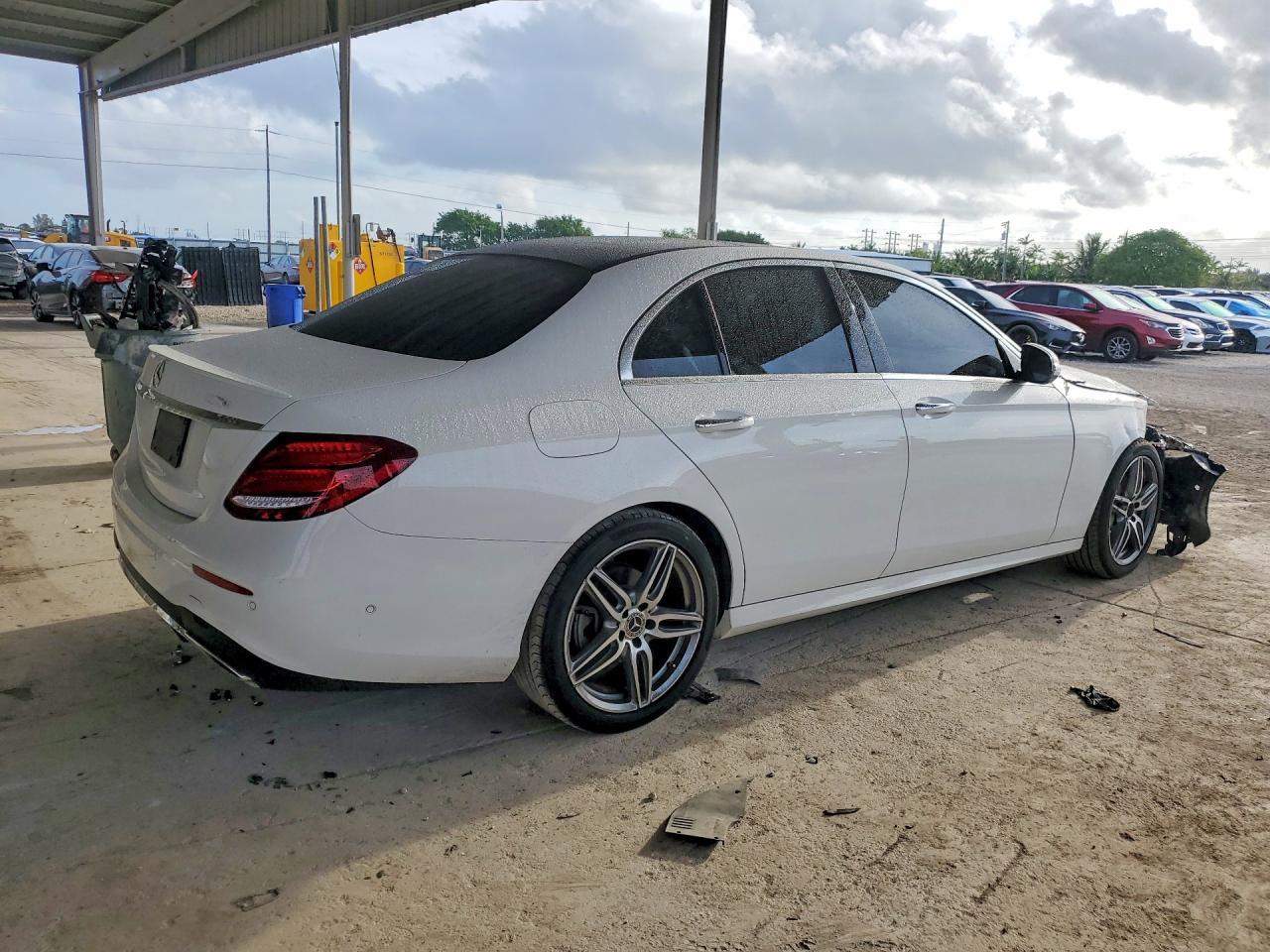 2019 Mercedes-Benz E 300 - zdjęcie 3