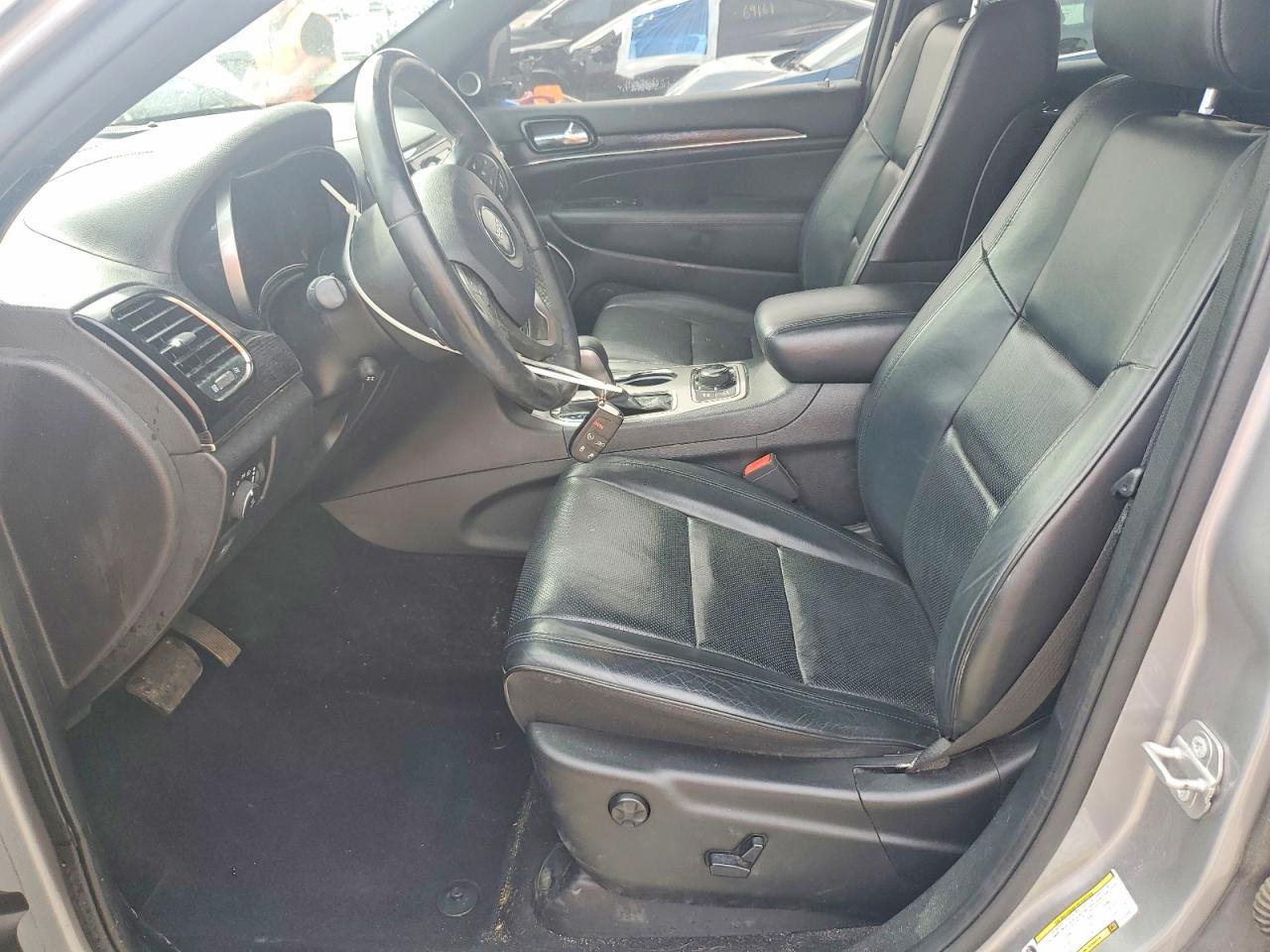 2020 Jeep Grand Cherokee Overland - zdjęcie 7