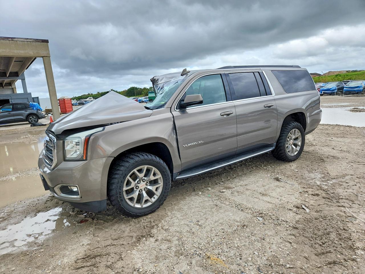 2019 GMC Yukon Xl C1500 Sle - zdjęcie główne
