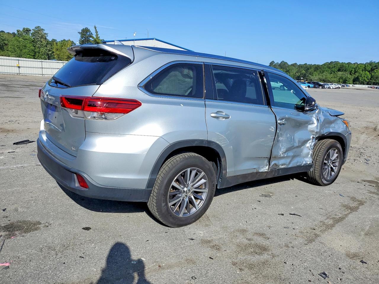2019 Toyota Highlander Xle - zdjęcie 3