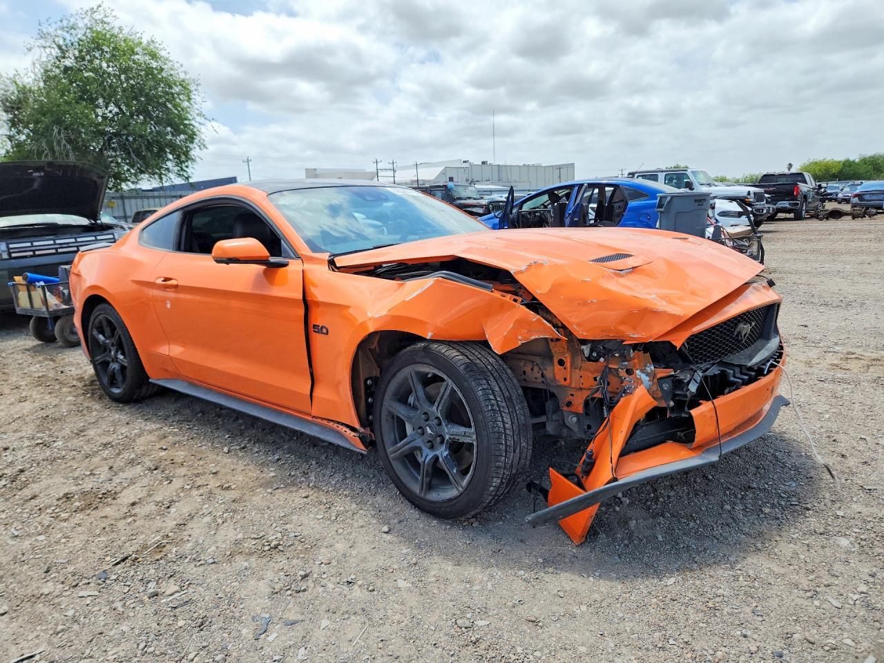 2020 Ford Mustang - zdjęcie 4