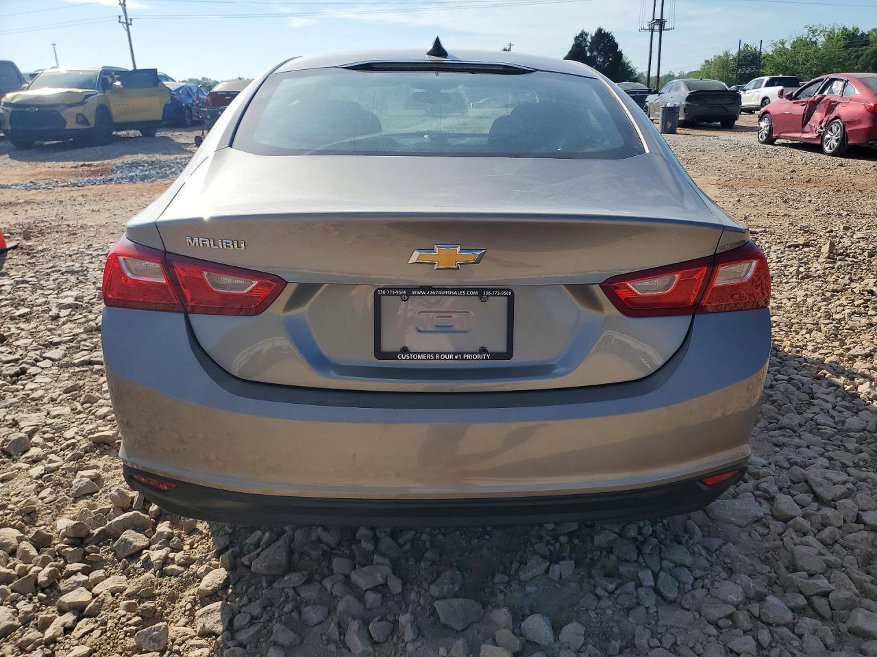 2022 Chevrolet Malibu Ls - zdjęcie 6
