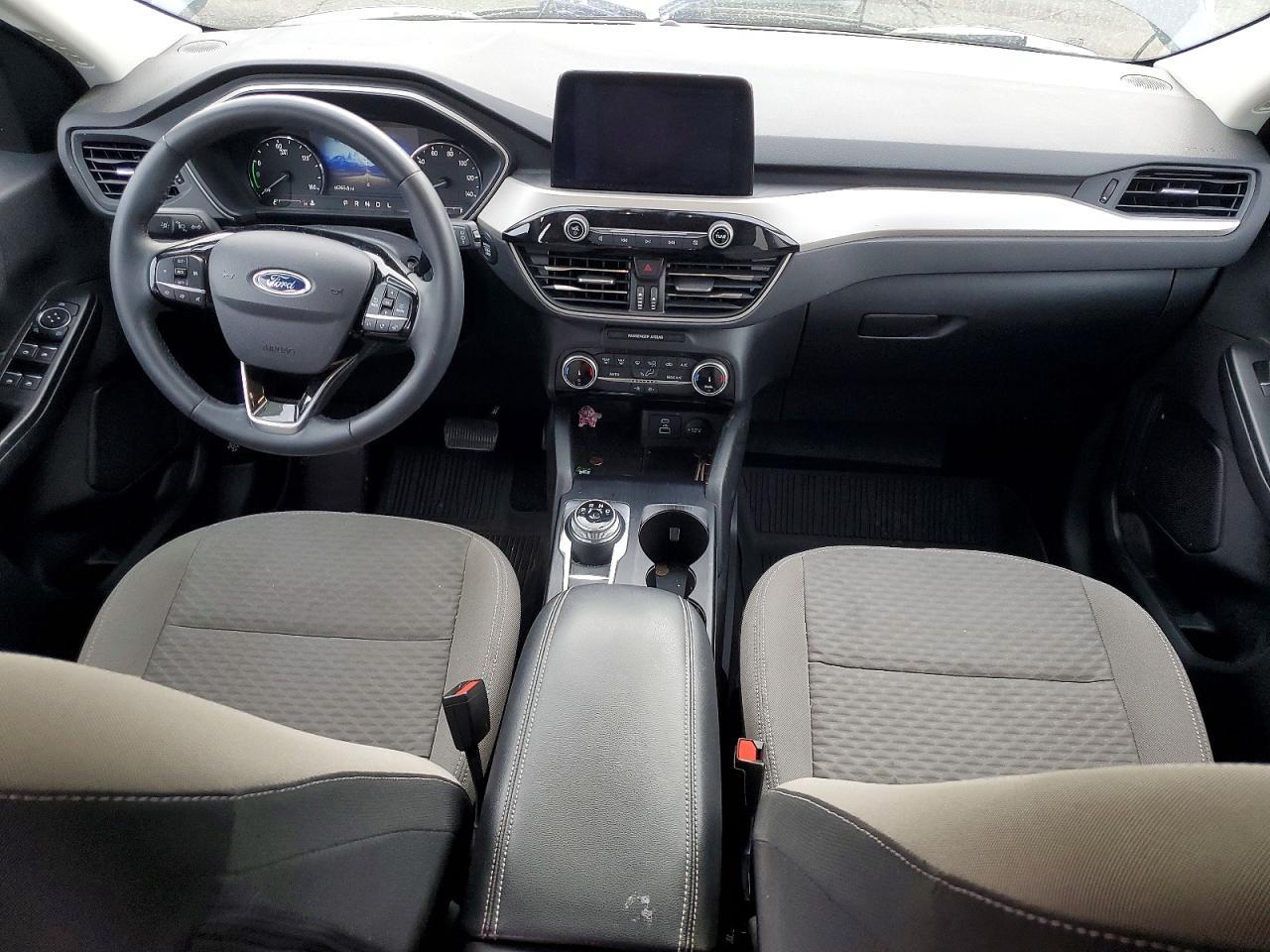 2022 Ford Escape - zdjęcie 8