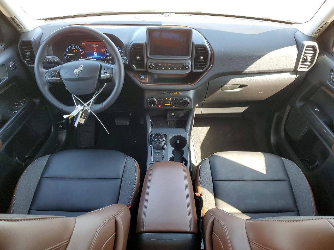 2024 Ford Bronco Sport Outer Banks - zdjęcie 8